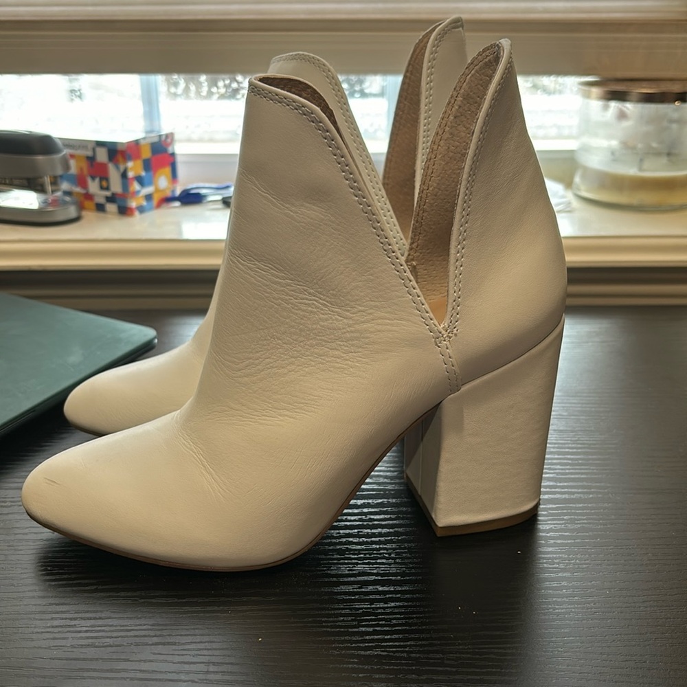 Steve madden white boots